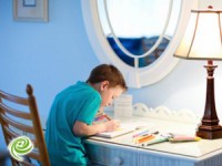 האמת מאחורי מיתוס הכנת שיעורי הבית על השולחן