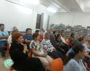 קמים מהכורסא ויוצאים החוצה