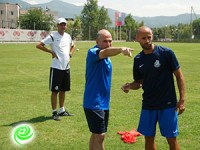 באיחור של שנה, מ.ס. מדיחה מאמן