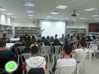 נאמנים עם שיניים