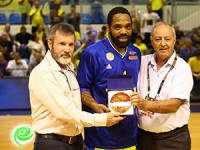 סוואן חוגג 1,000 נקודות