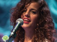 ומתוק האור בעיניים