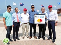 ראש ממשלה בחוף הים