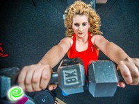 עוצמה עם תלתלים