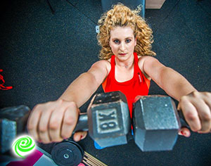 עוצמה עם תלתלים