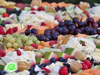 איך לבחור קייטרינג חלבי שמספק מגשי אירוח לאירועים?