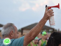 כמעט נכנס למים...