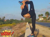 סנדרה סינגר מדגימה גמישות מהי...