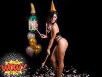 אוראל ״שוגה״ פרץ מתכוננת למסיבה