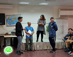 שכבה י׳ במקיף ג׳ מבקרת במועדון חרשים