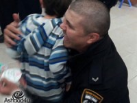 טו' בשבט הגיע, וגם השוטרים ..