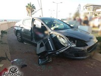רכב התנגש בעמוד בשד׳ משה דיין סמוך לטיילת באשדוד