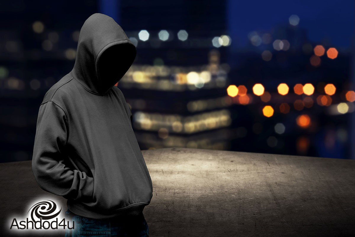 תושב אשדוד בשנות ה-70 לחייו נשדד באמצע העיר