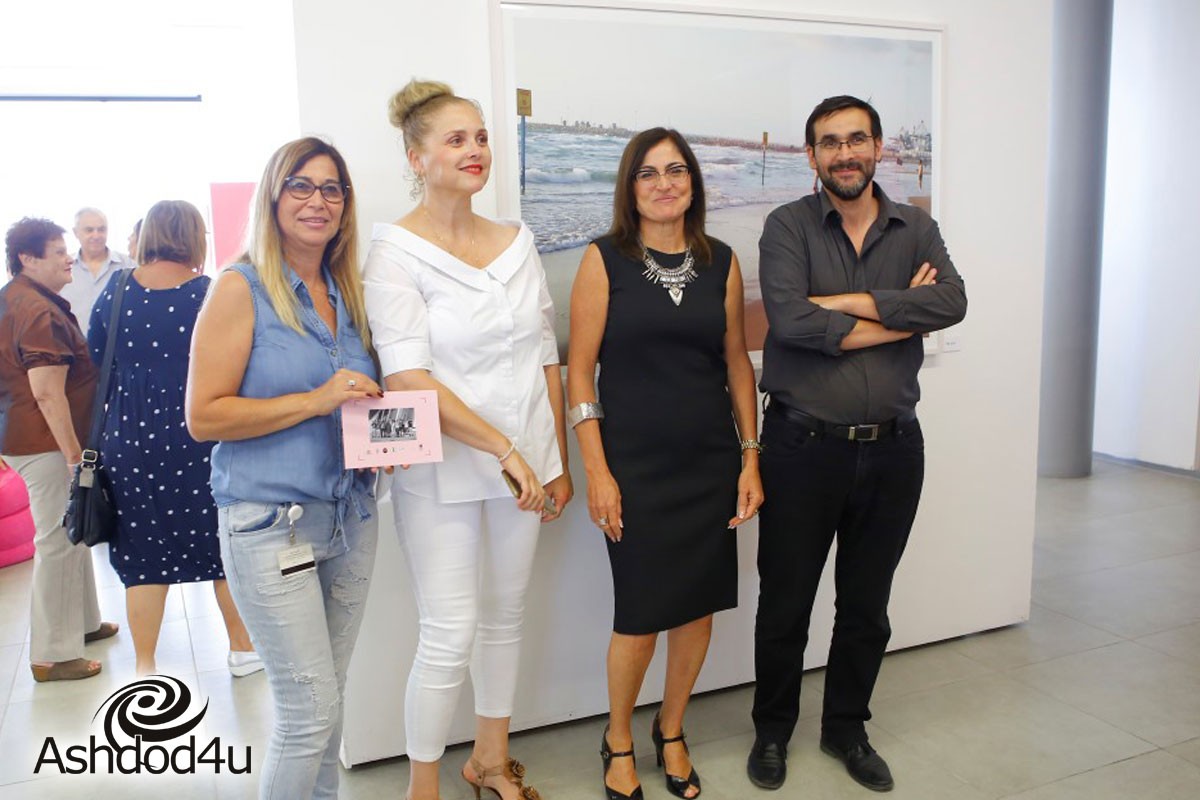 פתיחה חגיגית לתערוכת פרוייקט ״משקפיים ורודים״