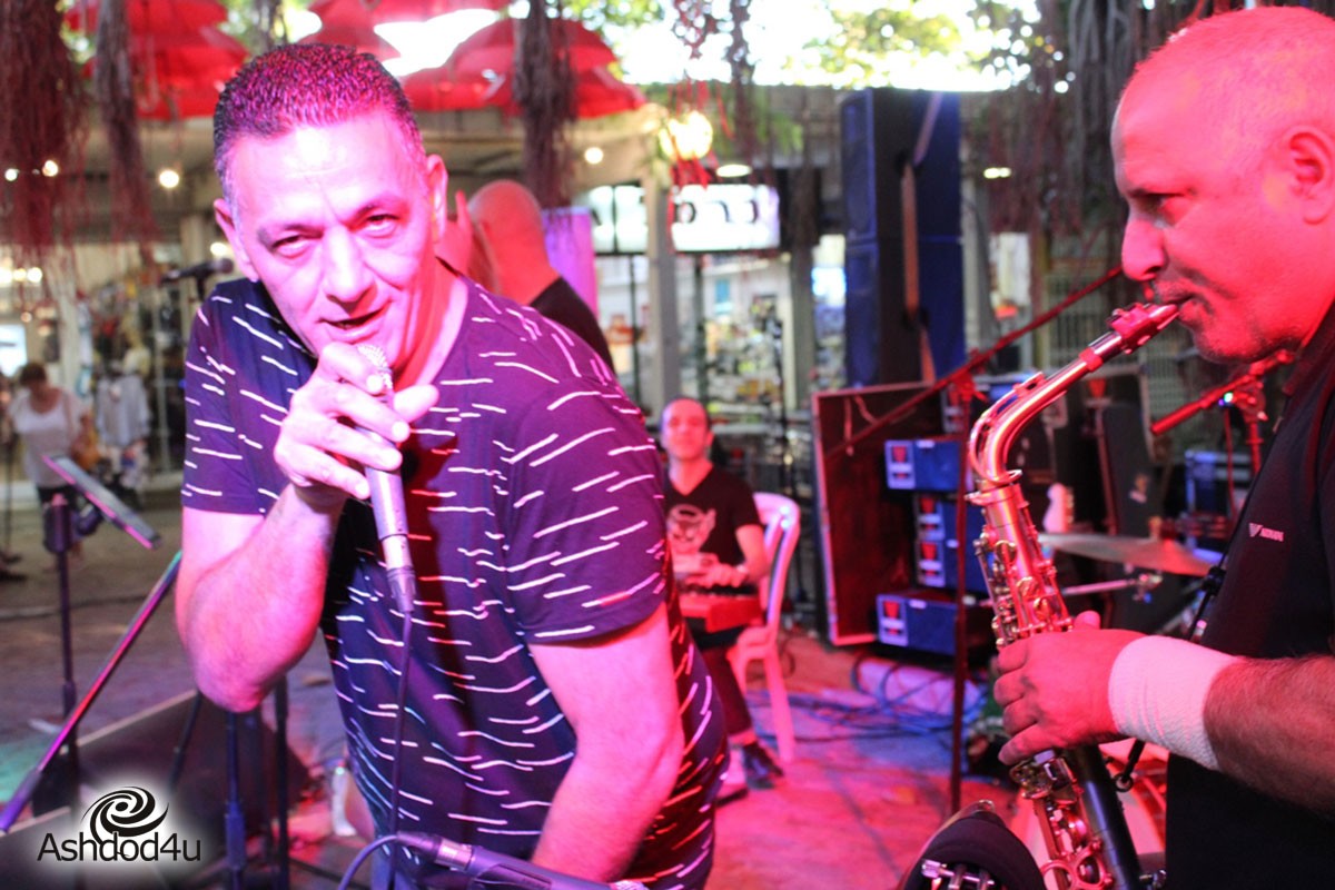 מופע מהסרטים ברובע א' - אייל פרץ