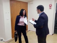 עו״ד אלי נכט מציג למועצה את הסכם הפשרה לחוק המרכולים