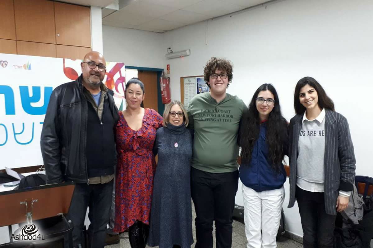 ֿ "שרים בשכונה"