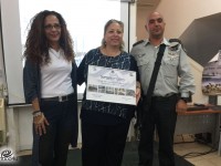 מקיף ו' אשר לבש מדים ליום אחד