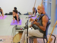 יוגה &  Music live