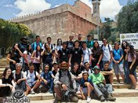 בדרכו של גנדי