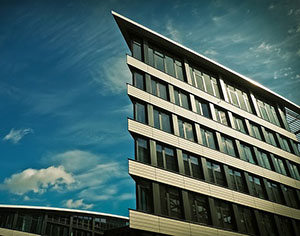 כיצד לבחור נכס להשקעה או מגורים כששוק הנדל"ן בירידה?