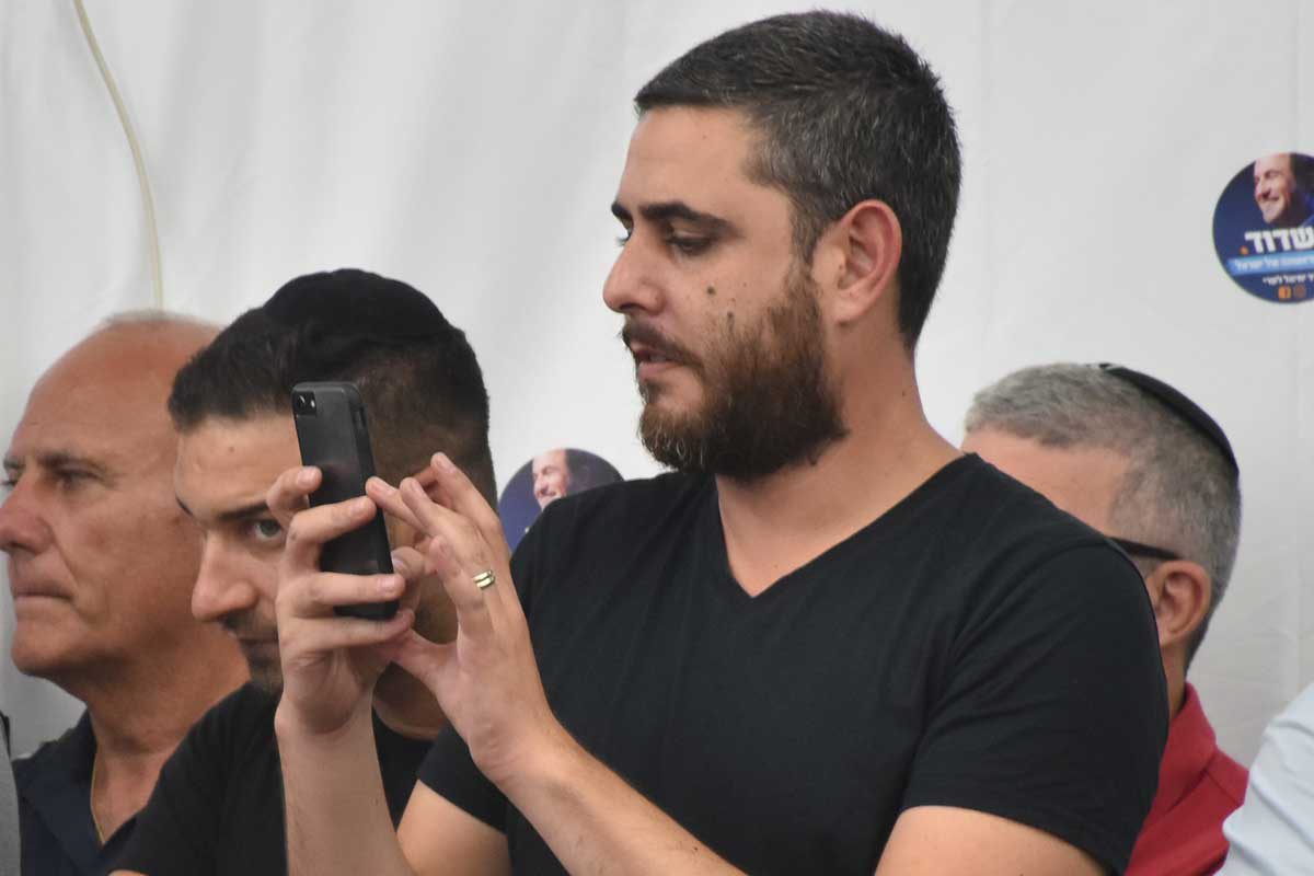 מאיר לסרי, מתרגש בשביל אבא