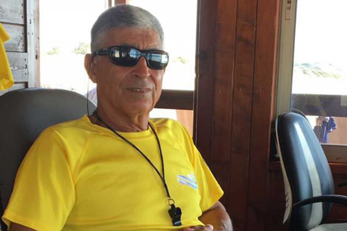 צ׳ארלי רימון הציל את מדריכת השחייה הוותיקה