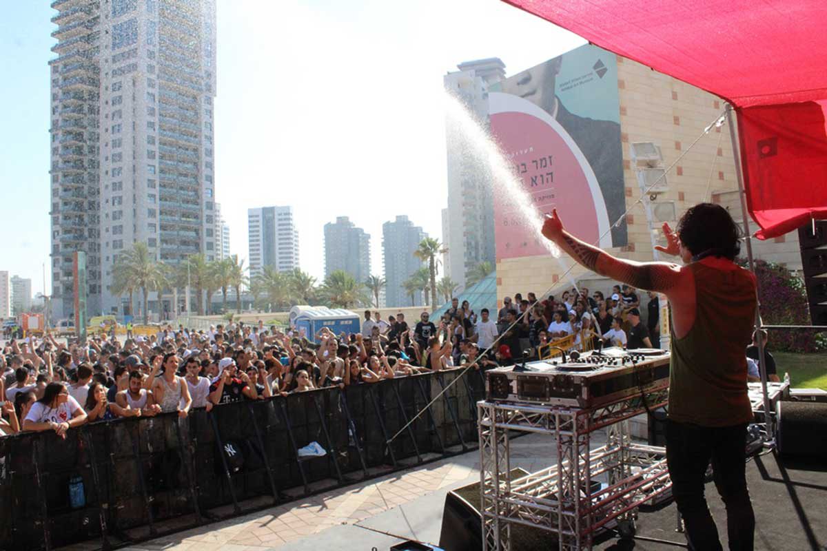 סימן שאתה צעיר... תכנית אירועי הקיץ לצעירים