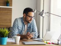 הטוב, הרע והמנמנם – צדדים שונים לעבודה מהבית