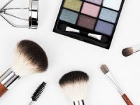 לימודי איפור – החשיבות של החומר התיאורטי בתחום