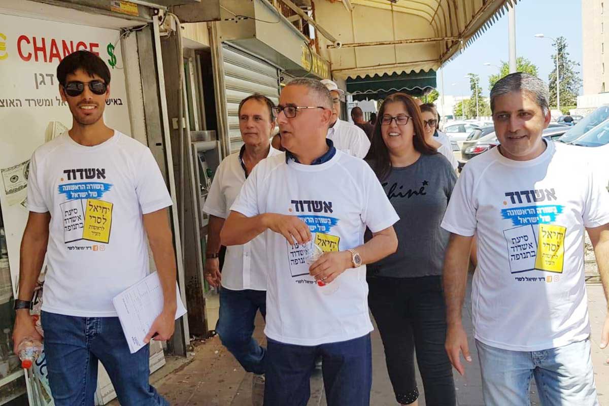 מפשיל שרוולים....