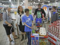 הקרן לידידות תחלק כרטיסי מזון וביגוד בתקציב של 78,500 שקלים