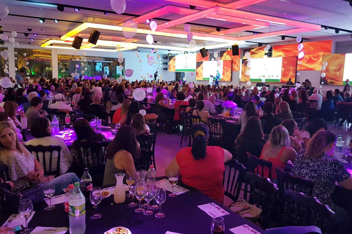 כנס ענק ללביאות ב״בלו קאסל״