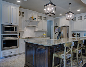 עיצוב אווירה חמימה בחדר השינה