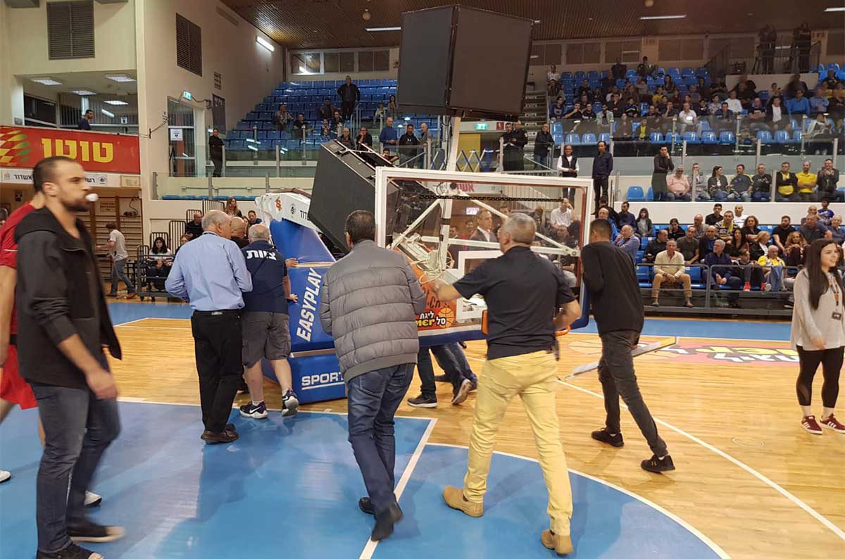 והכל בגלל בורג