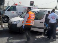 פצוע בתאונה בין משאית לרכב פרטי בצומת הנמל