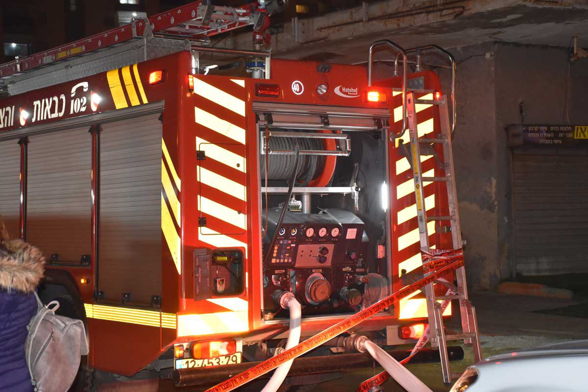 חילוץ נועז של עובדי נמל שנתקעו בגובה רב