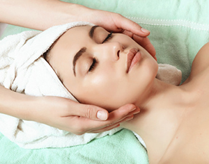 מה את באמת צריכה לדעת על מתיחת פנים?