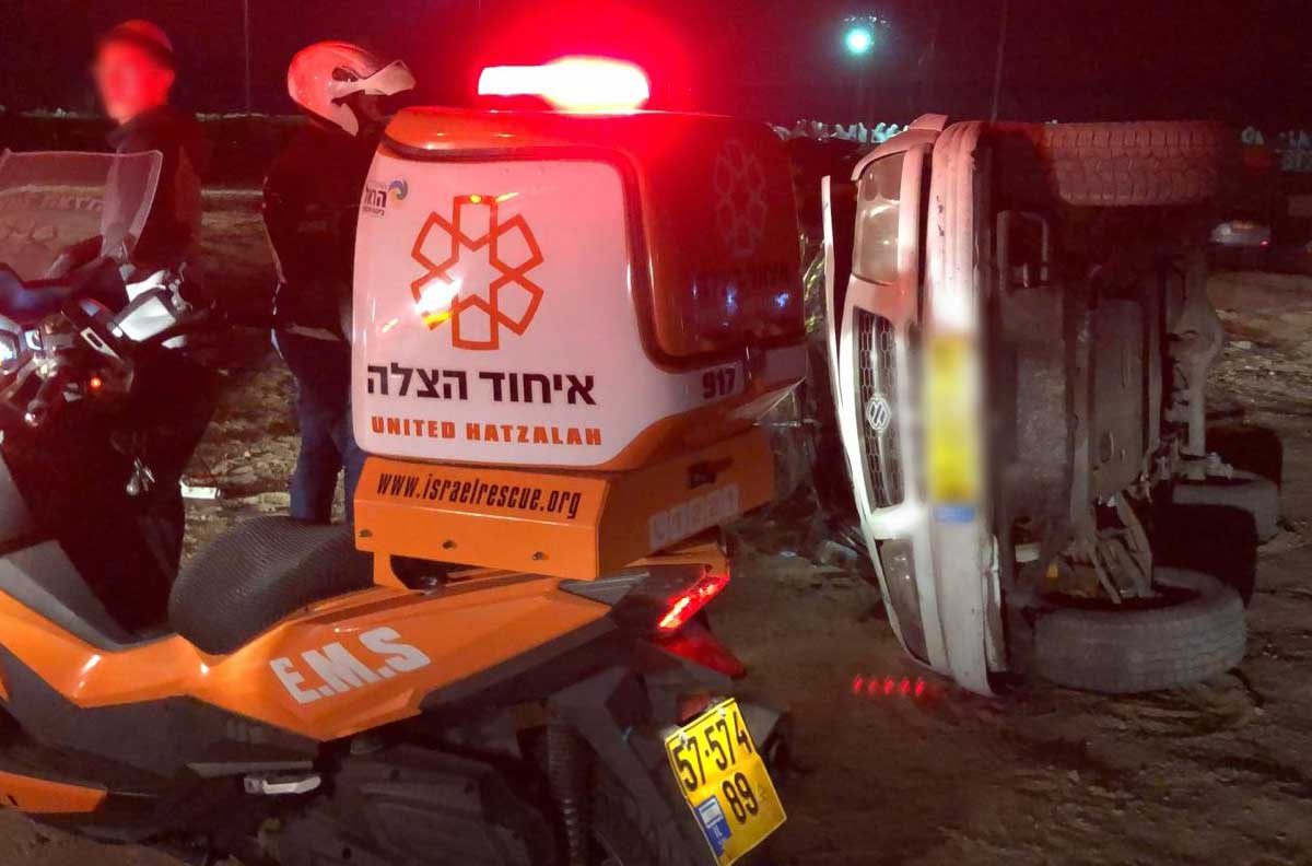 רכב התהפך בחוף גיל