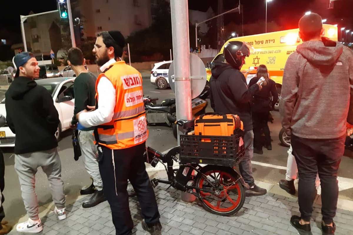 רוכב אופנוע צעיר נפצע בינוני בתאונה באשדוד