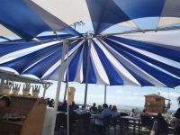 מסעדת ארמיס צובעת את הטרסה בכחול לבן