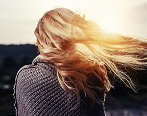 החלקת שיער - עושים זאת אצל ספר מוביל ומהיום גם בבית!