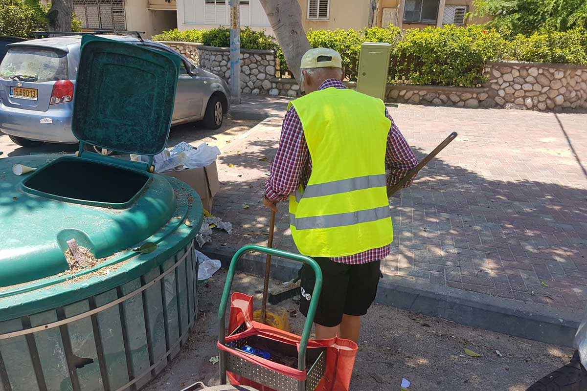 כשאתם מלכלכים... הייתם רוצים שסבא שלכם ינקה?