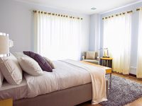 איך לבחור וילונות פנים לחדרי הבית השונים?