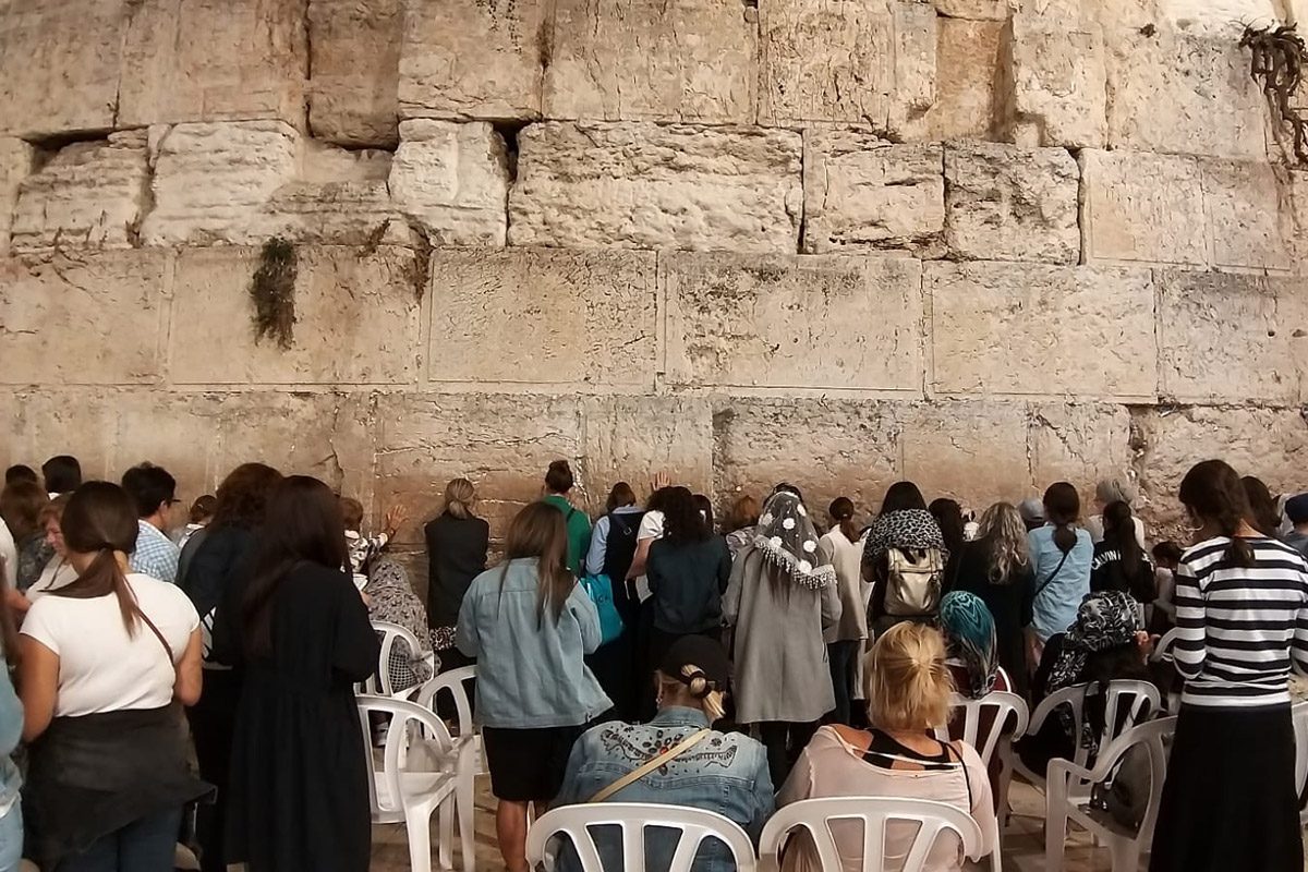 העצמה נשית באשדוד- סיור סליחות בעיר העתיקה בירושלים.