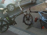 רוכב אופניים חשמליים בן 50 נפגע בתאונה