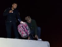 מי מבזה את החלקה הצבאית?