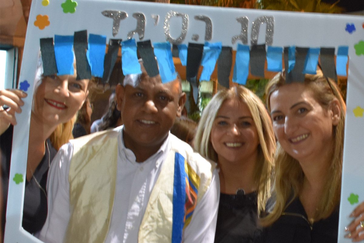 חוגגים את חג הסיגד בביה"ס מקיף ג'