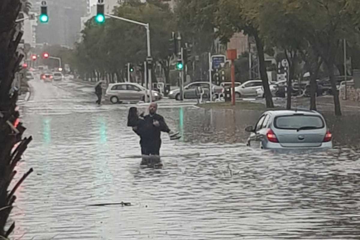 חילוץ תחת שיטפון