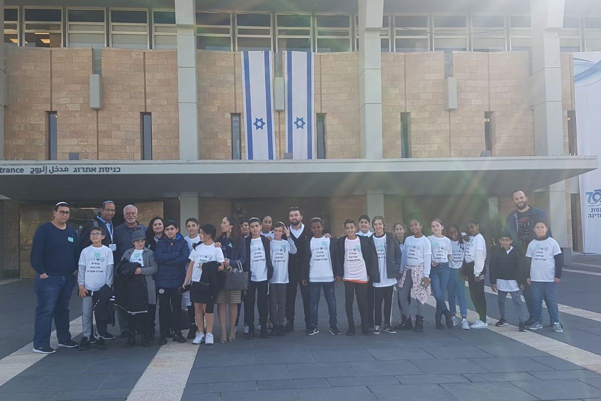 נבחרות מנהיגות צעירה מש"י אשדוד מסיירות בכנסת ישראל